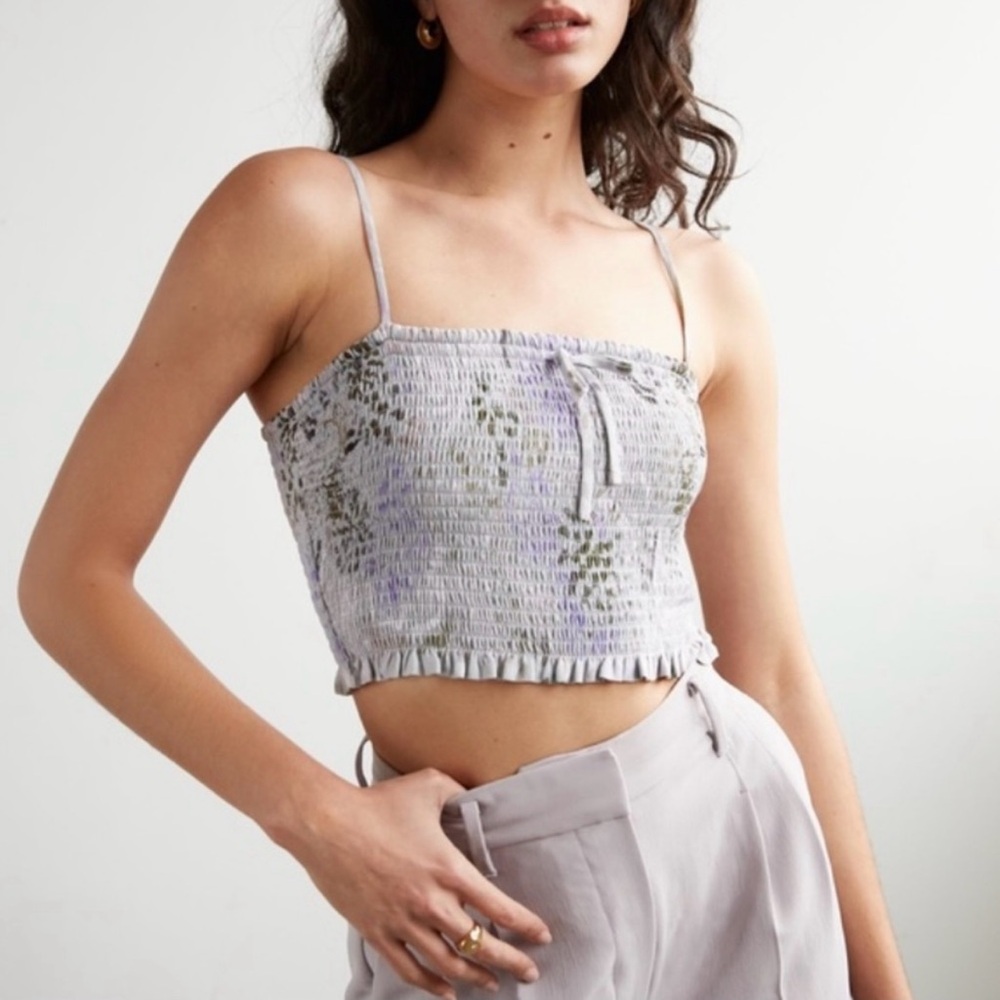 WILFRED Aritzia Smocked Crop Tank Sz S Silver Sage Gull Gray